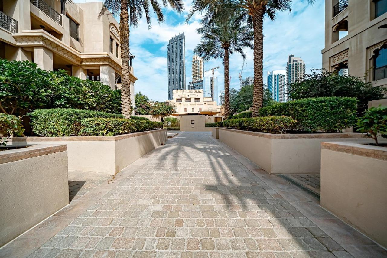 Higuests - Spacious Apt With Private Balcony In Old Town Dubai Esterno foto