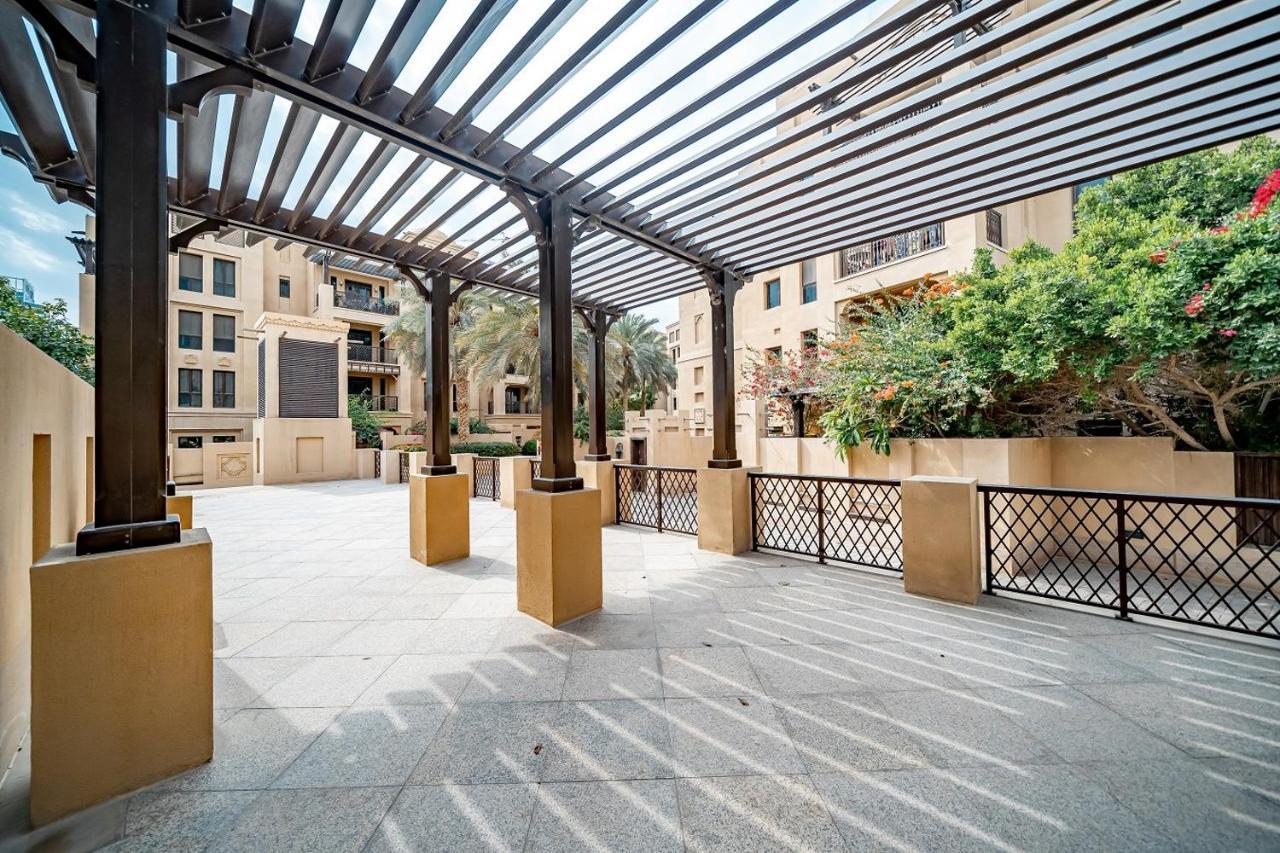 Higuests - Spacious Apt With Private Balcony In Old Town Dubai Esterno foto